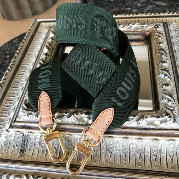 Louis Vuitton Accessories - Beautiful Louis Vuitton Khaki Multi Pochette Adjustable Strap